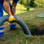 Szczelne szambo betonowe – na co zwrócić uwagę przed zakupem zgodnie z obowiązującymi przepisami